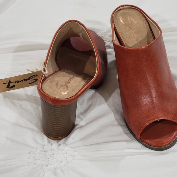 NEW Leather Seven Heels Muel - Picture 3 of 3